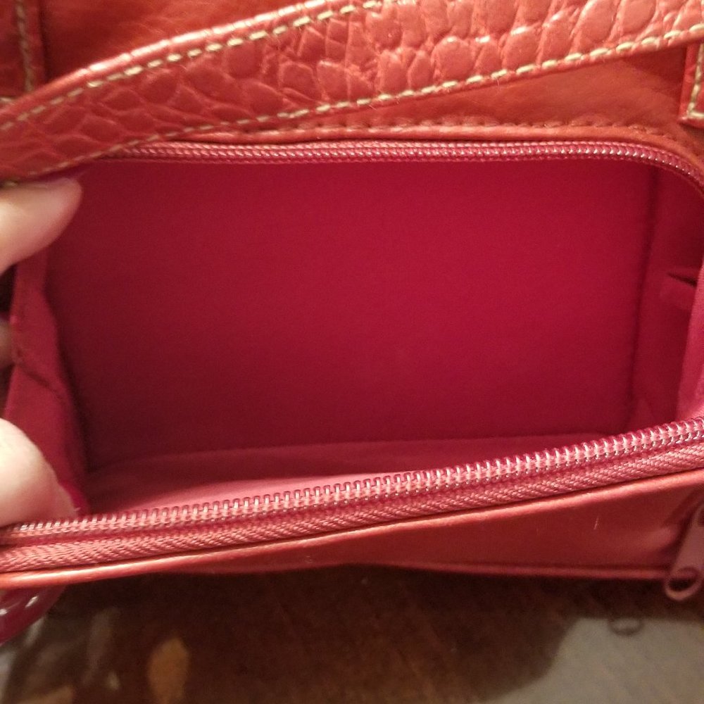 Red purse with wallet - Picture 4 of 8